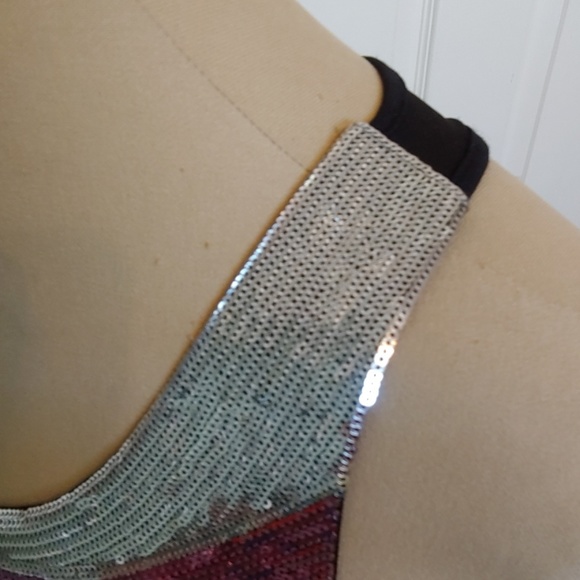 🌆 Max & K Top - Picture 6 of 8